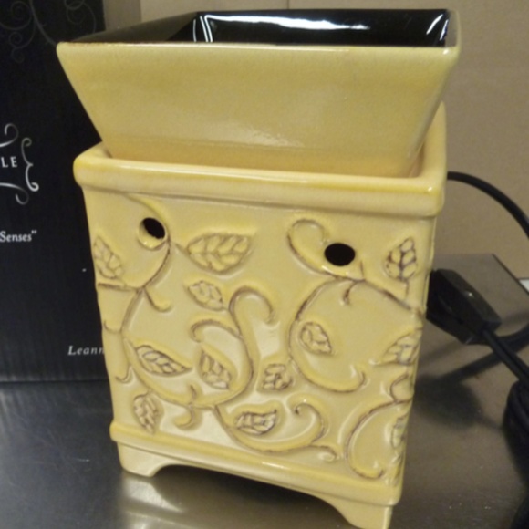 2 Piece Yellow ELECTRIC Ceramic Wax Tart Melt Warmer Burner NEW Boxed Last One! - Picture 2 of 6